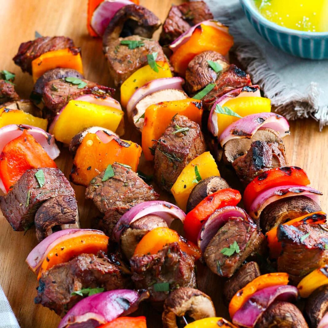 Steak skewers with pepper onions recipe - FoodsDiary